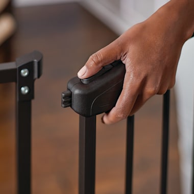 top paw hands free pet gate