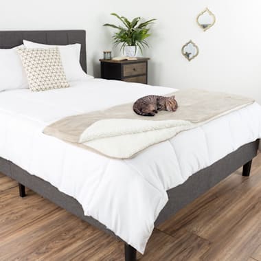 waterproof pet throw