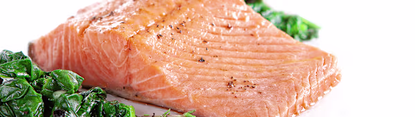 Can Dogs Eat Salmon? Benefits, Risks & How to Serve It