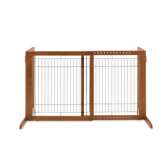 Stand alone clearance pet gate