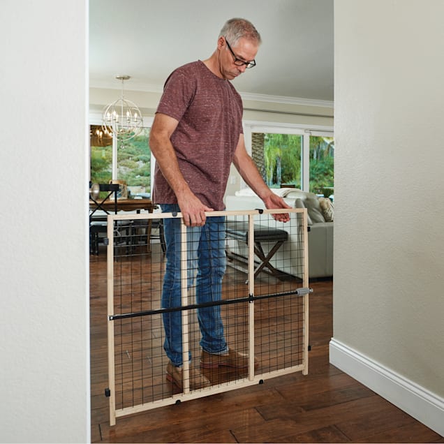 Wooden expanding pet gate Clearance