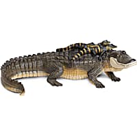 Safari Ltd Alligator with Babies Toy Figure
