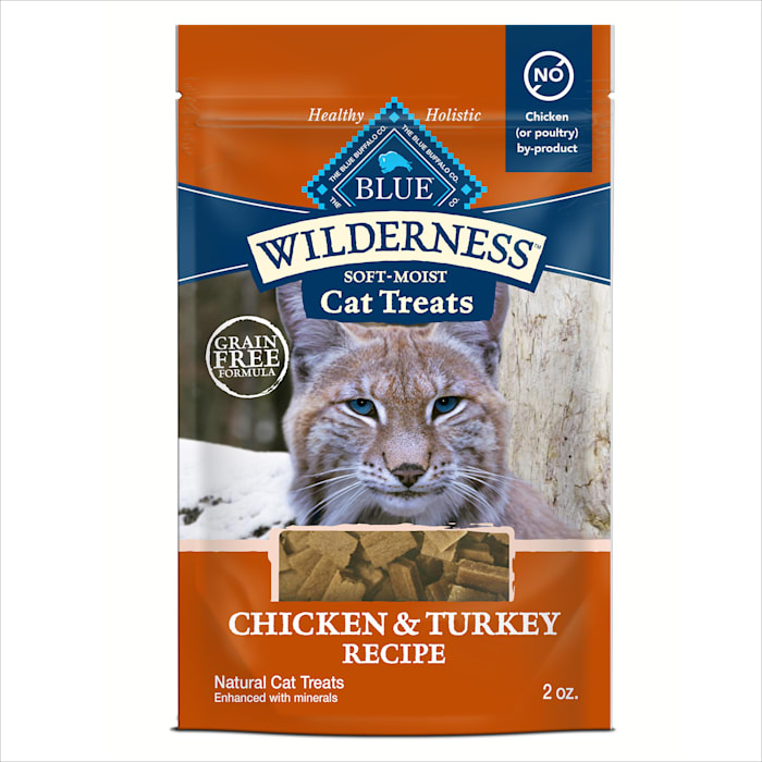 BEST BY 2025/02/ 2026)  12 pack Blue Buffalo Wilderness Grain Free Soft-Moist Cat Treats  Chicken & Turkey 2-oz