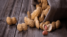 Can Dogs Eat Peanuts? Safe Feeding Guide, Risks & Healthy Alternatives