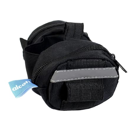 alcott Retractable Leash Luggage for Dogs
