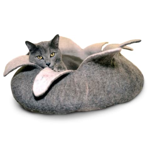 Dharma Dog Karma Cat Natural Petal Wool Pet Basket
