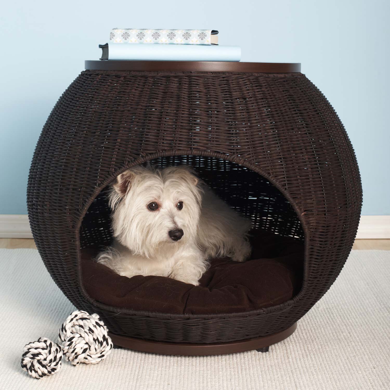 Плетеный дом для собаки