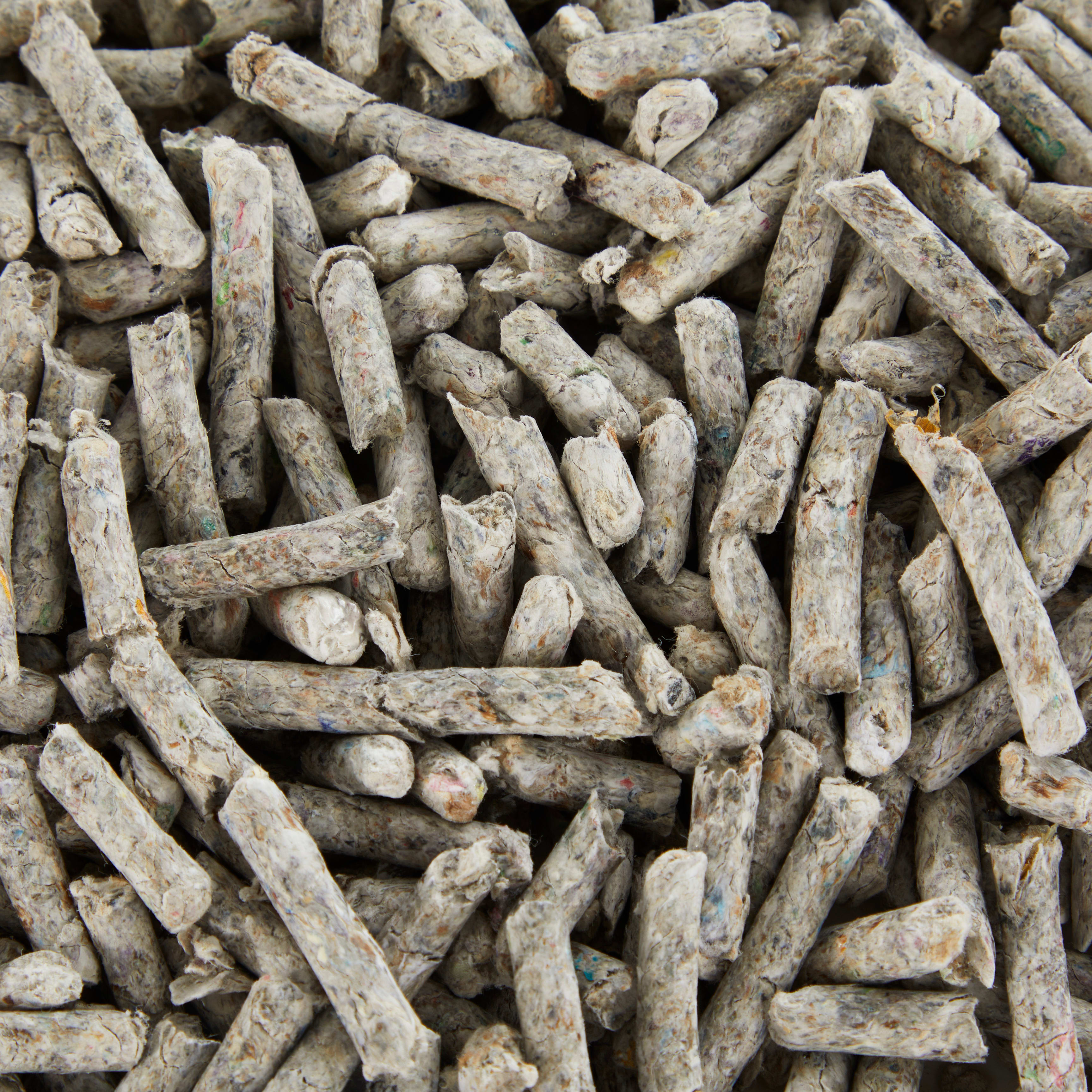 Natural paper pellet outlet litter