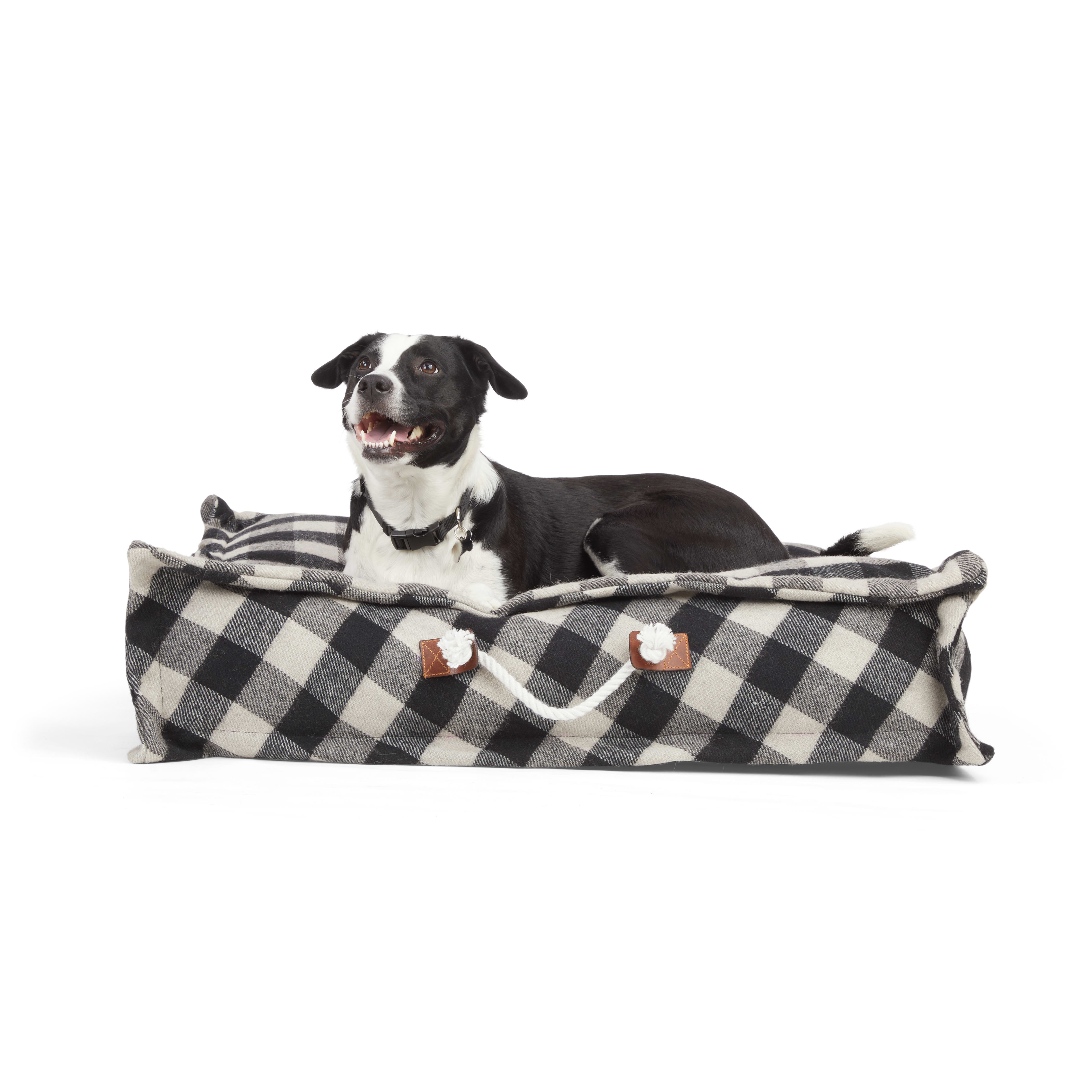 Plaid deals dog bed