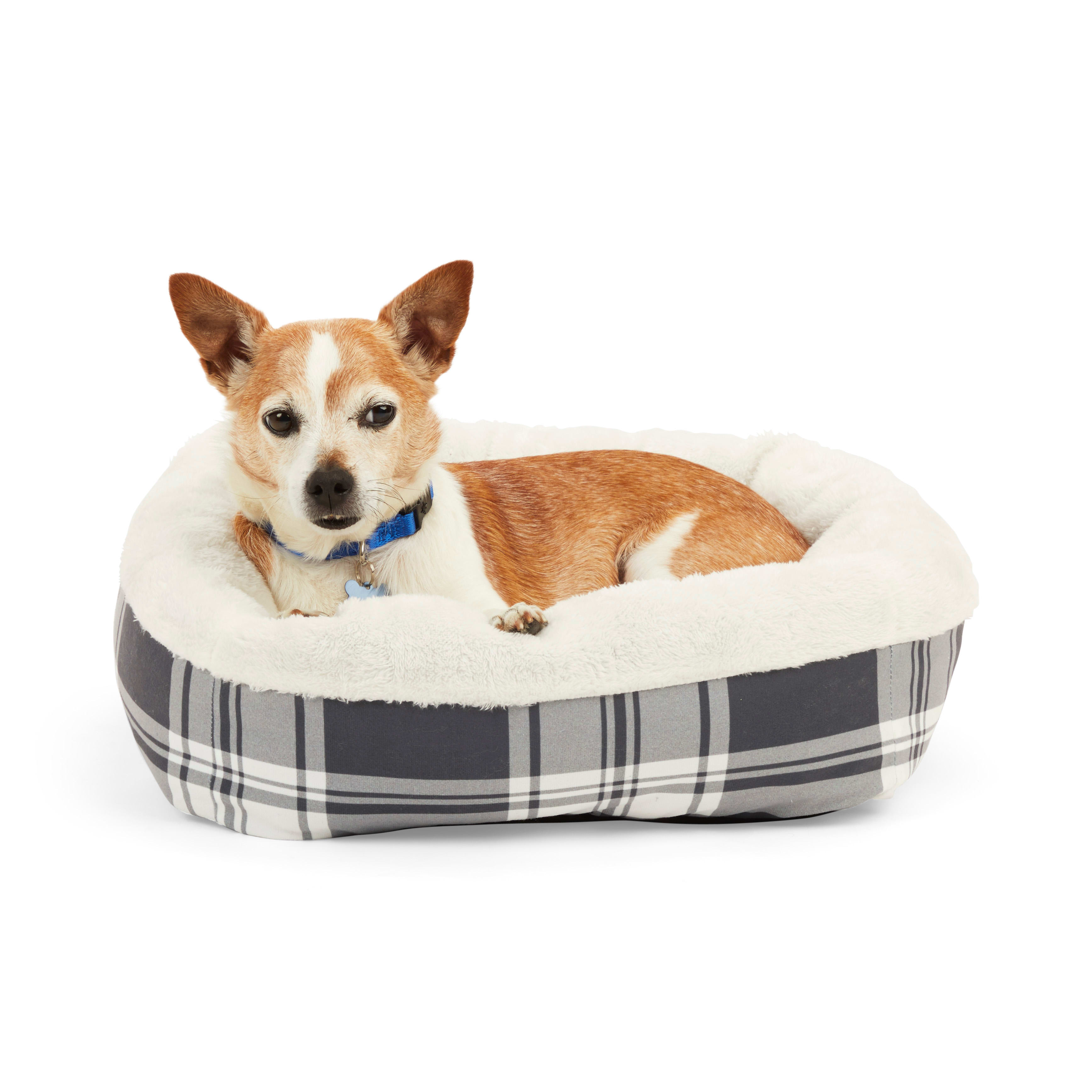 EveryYay Essentials Black Plaid Box Dog Bed, 18" L X 18" W X 6" H Petco