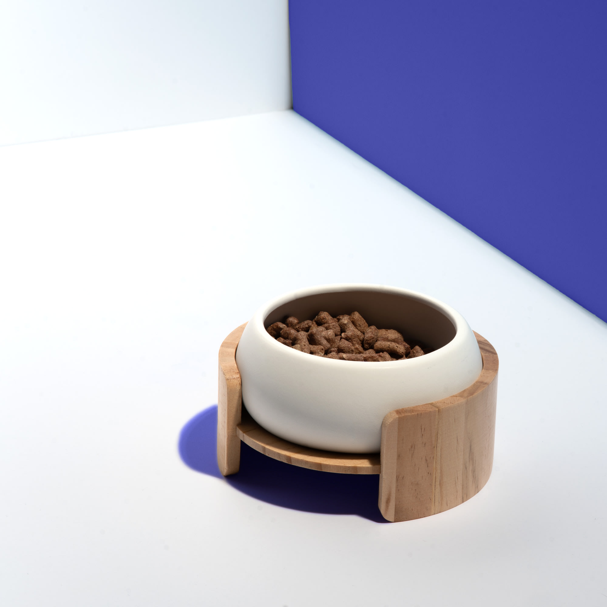 Jupiter White Pinewood Elevated Stand and Cat Bowl, 1.65 Cups