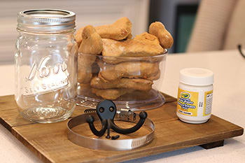 dog leash hook supplies